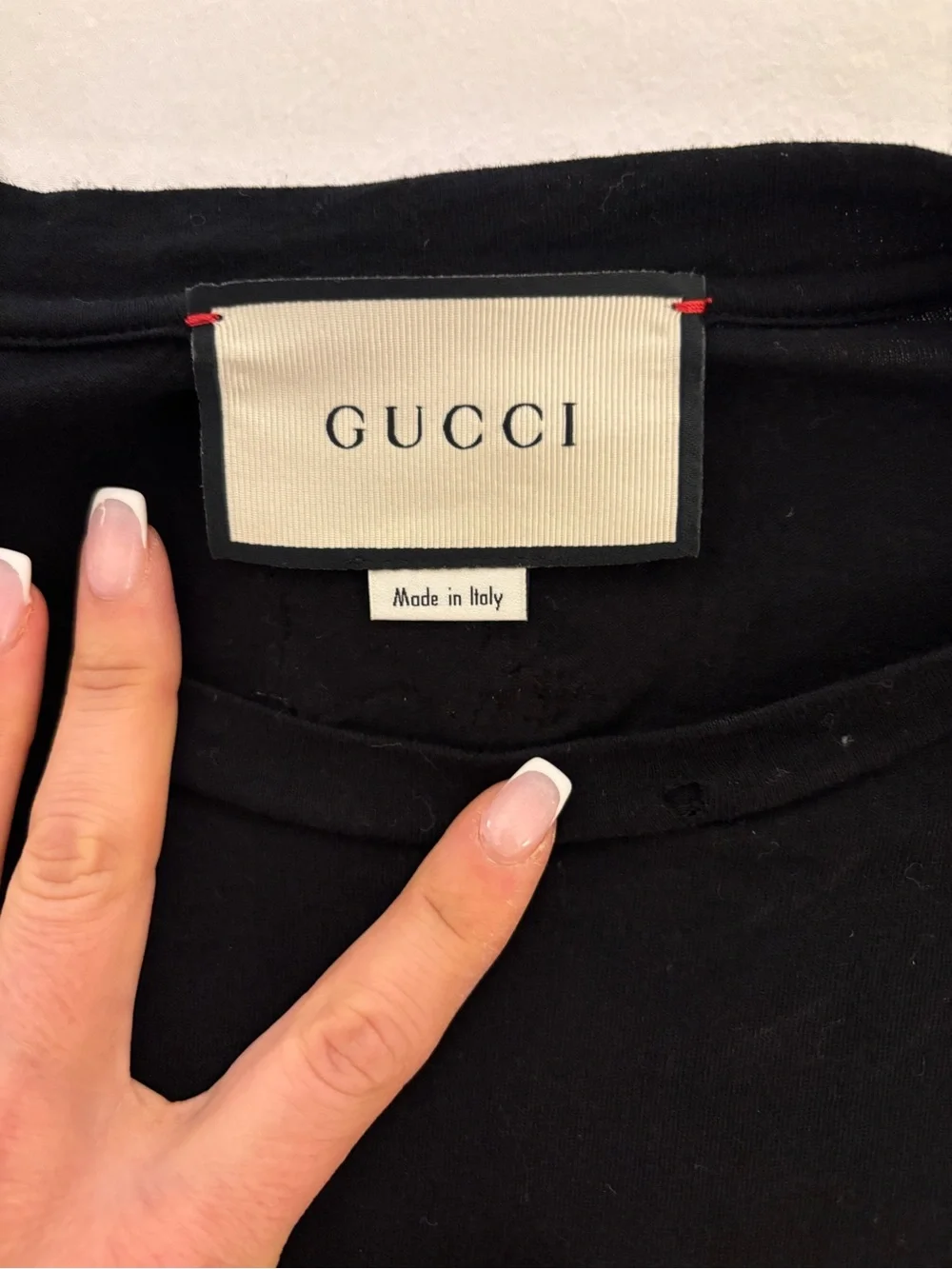 🏷️ GUCCI Vintage Logo Distressed Tee w/ Floral Detail